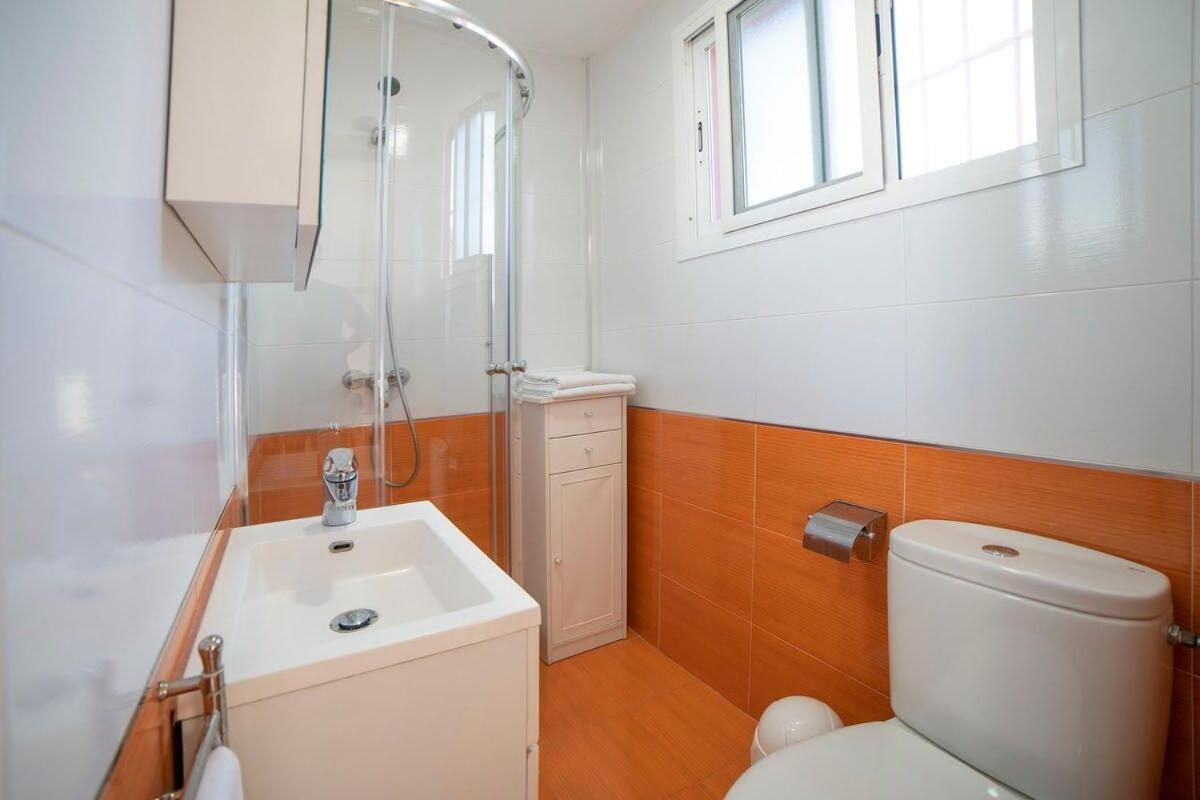 Bonito Apartamento Con Terraza - Pedregalejo Playa Malaga Bagian luar foto