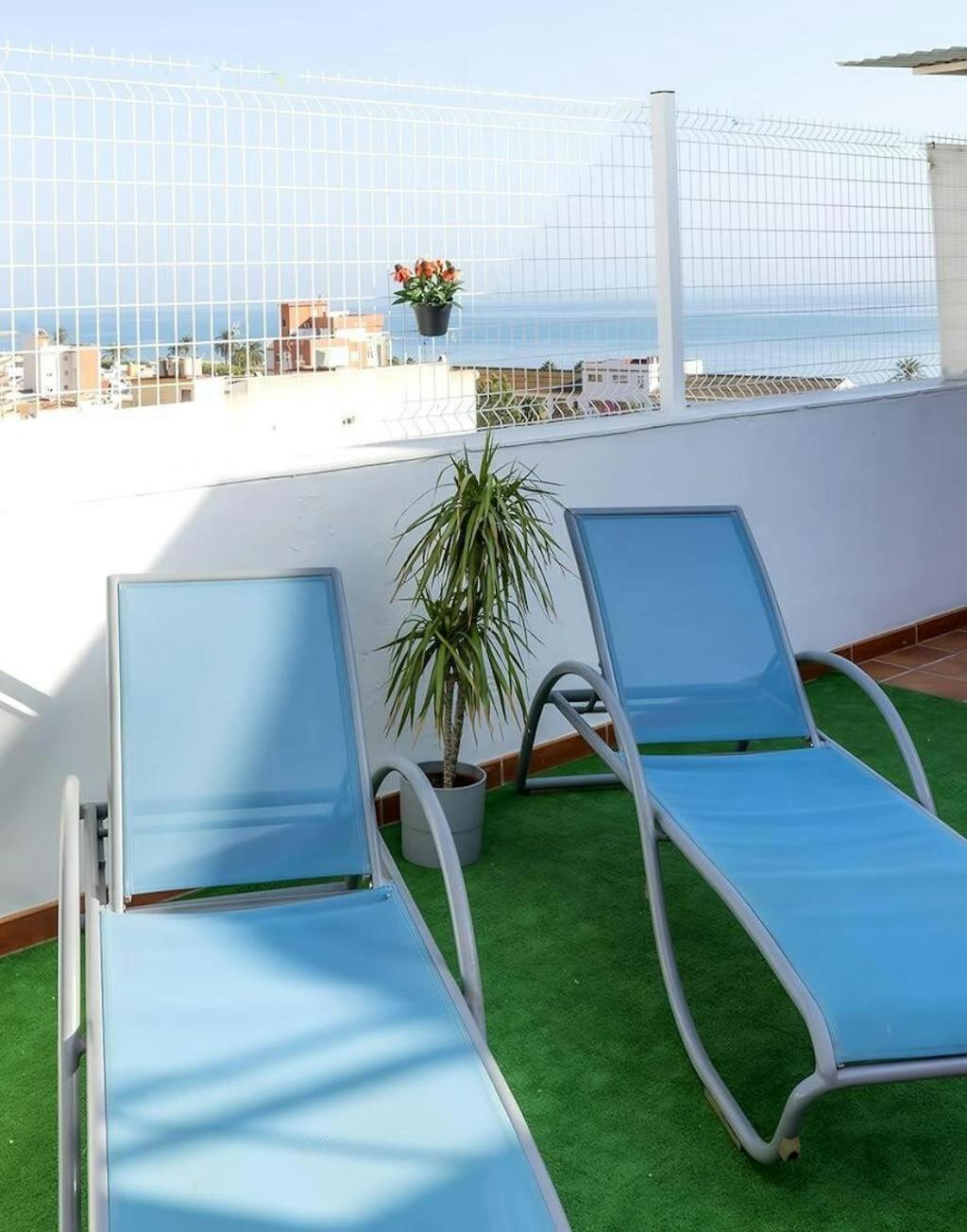 Bonito Apartamento Con Terraza - Pedregalejo Playa Malaga Bagian luar foto