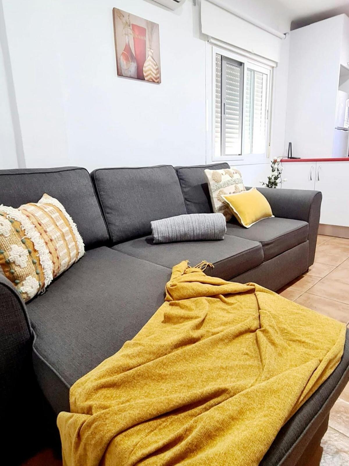 Bonito Apartamento Con Terraza - Pedregalejo Playa Malaga Bagian luar foto